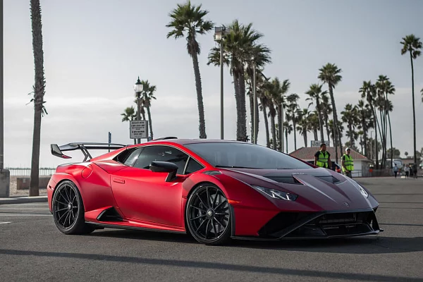 Фото дисков HRE RC103 Черный глянец на Lamborghini Huracan