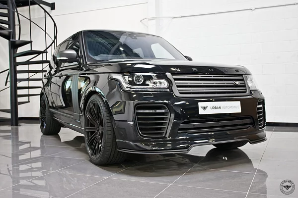 Фото дисков Vossen UV-2 Черный глянец на Range Rover IV