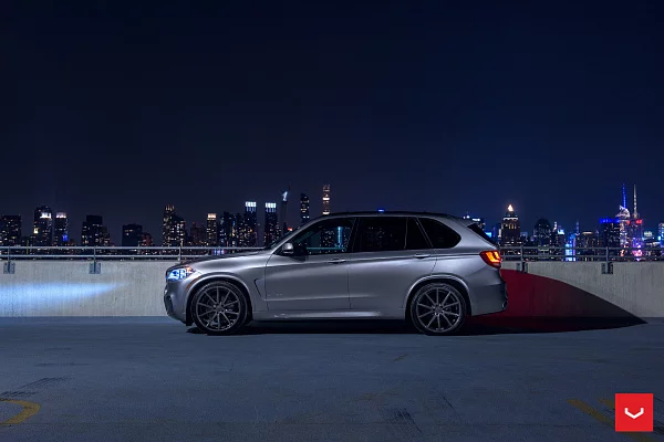 Фото дисков Vossen VFS-1 Сатиновый графит на BMW X5/X5 M (F15/F85)