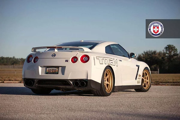 Фото дисков HRE C106 Сатиновое золото на Nissan GT-R