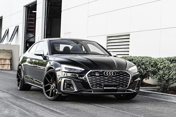 Фото дисков Giovanna Haleb Черный глянец на Audi A/S/RS 5 (F5)