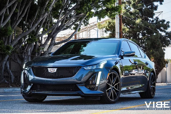 Фото дисков Vossen HF-3 Алмазная проточка на Cadillac CT5