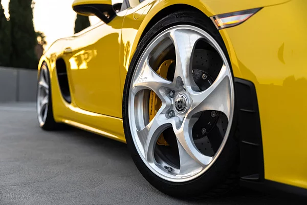 Фото дисков HRE 522M Глянцевый лак на Porsche Boxster IV