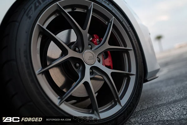 Фото дисков BC Forged KL01 Матовый графит на Volkswagen Golf VII