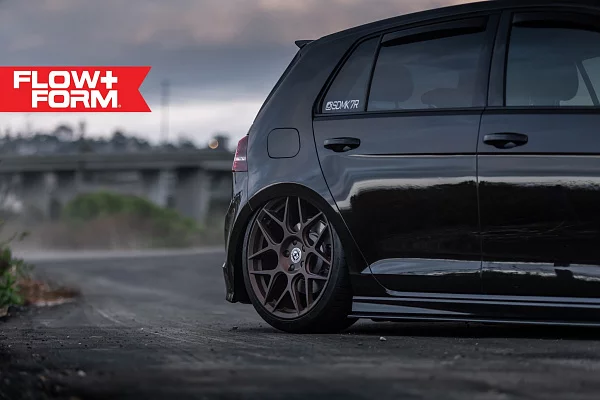 Фото дисков HRE FF01 Сатиновая темная бронза на Volkswagen Golf VII