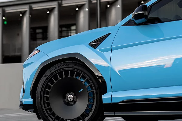 Фото дисков HRE 935M Черный сатин на Lamborghini Urus