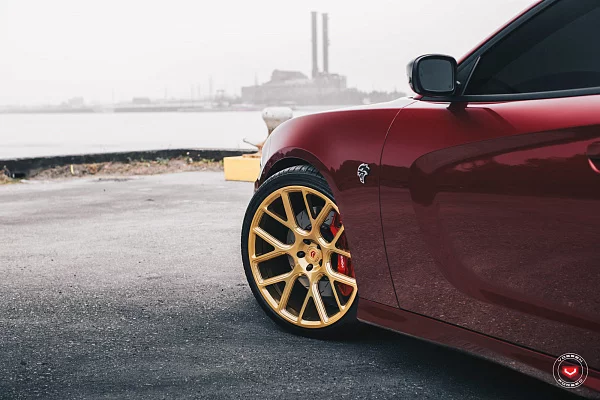 Фото дисков Vossen CG-204 Глянцевое золото на Dodge Charger VII