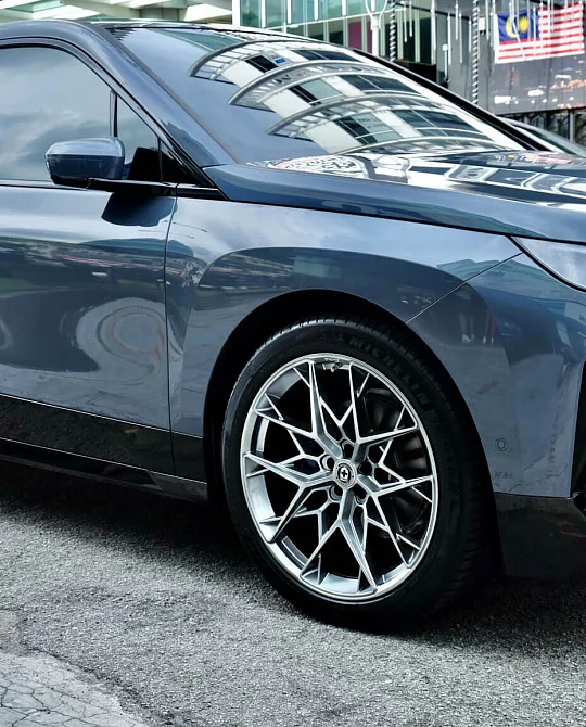 Фото дисков FF10 Серебро на BMW iX