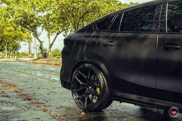 Фото дисков Vossen EVO-4 Черный глянец на BMW X6/X6 M (G06/F96)
