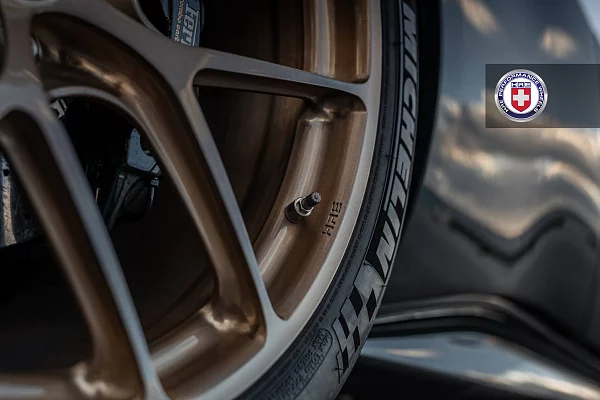Фото дисков HRE R101 Lightweight Глянцевое темное золото на Ferrari 296