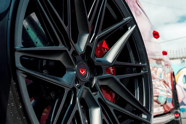 Фото дисков Vossen EVO-5 Черный сатин на Lamborghini Urus