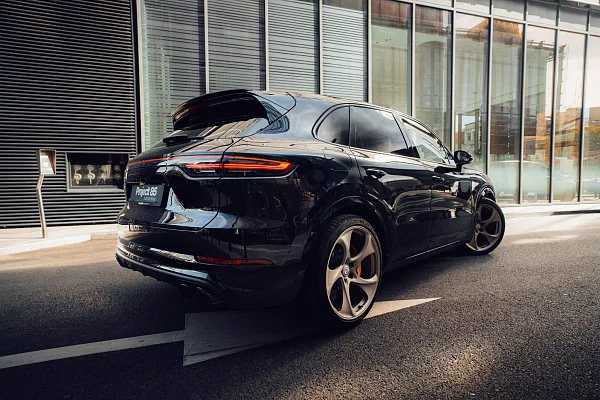 Фото дисков HRE 522M Сатиновая шампань на Porsche Cayenne III