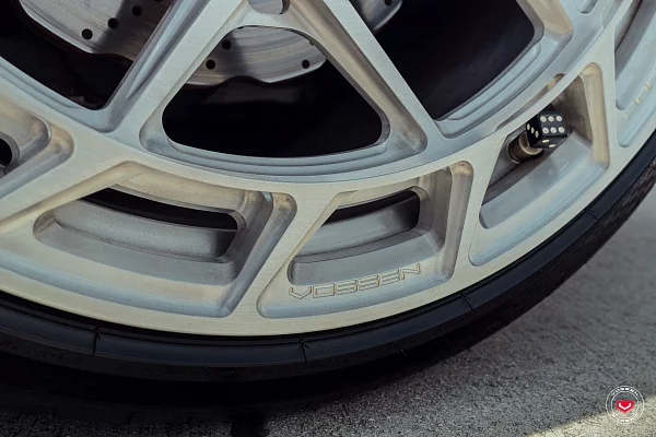 Фото дисков Vossen LC3-01T Глянцевый лак на Audi R8 (4S)