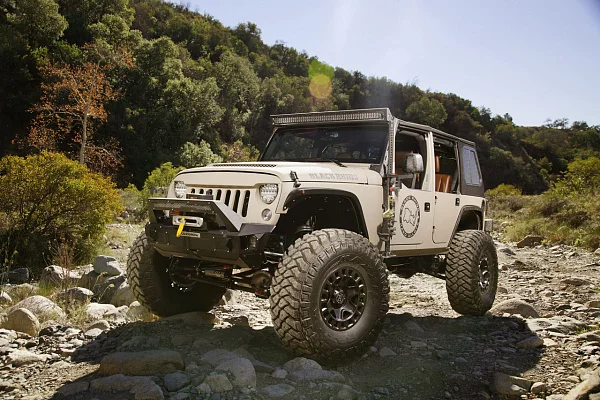 Фото дисков Black Rhino YORK Черный сатин на Jeep Wrangler III (JK)
