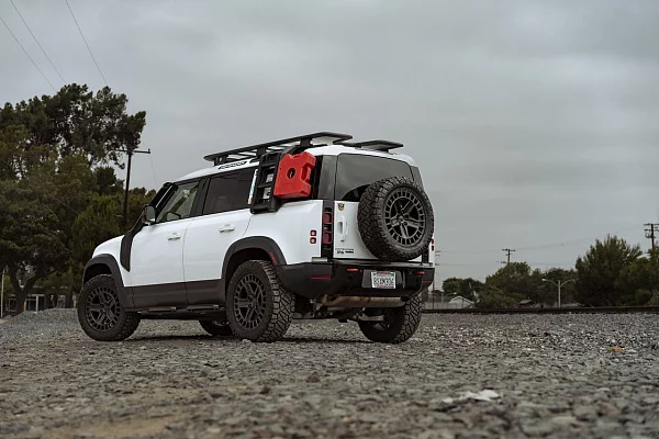 Фото дисков Black Rhino ALSTON Черный сатин на Land Rover Defender II