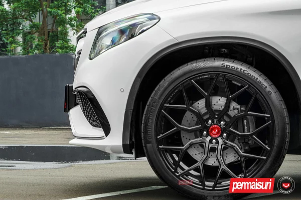 Фото дисков Vossen S17-01 Черный глянец на Mercedes-Benz GLE I