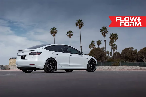 Фото дисков HRE FF01 Черный сатин на Tesla Model 3