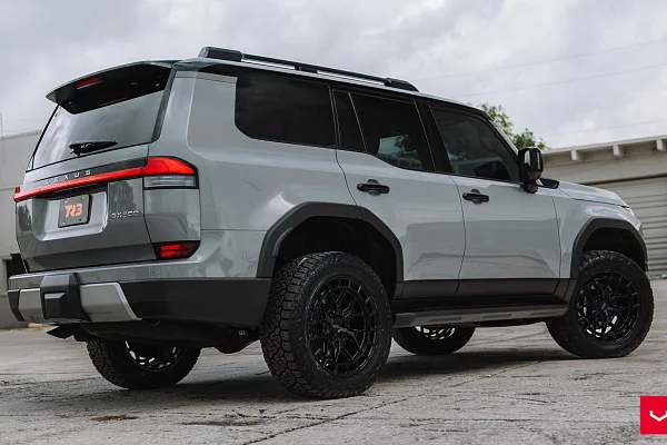 Фото дисков Vossen HFX-1 (6-Lug) Черный глянец на Lexus GX III