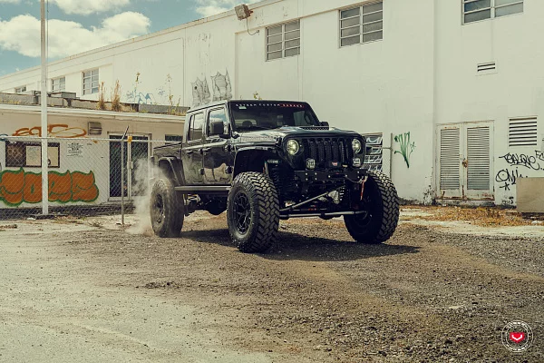 Фото дисков Vossen LC3-01 Черный сатин на Jeep Gladiator II (JT)