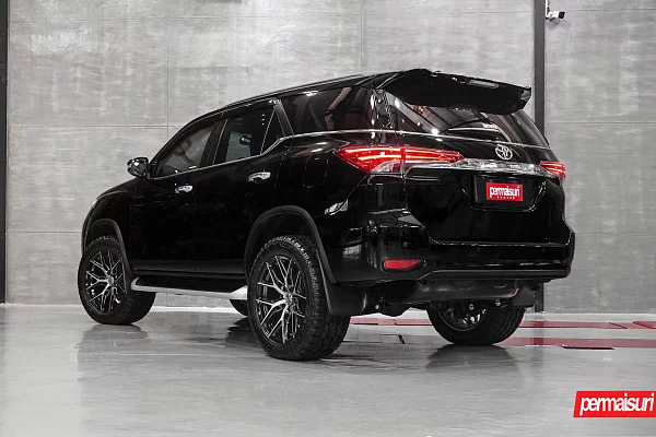 Фото дисков Vossen HF6-4 Алмазная проточка на Toyota Fortuner II