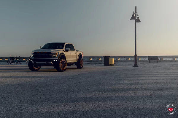 Фото дисков Vossen LCX-03 Сатиновая медь на GMC Sierra IV