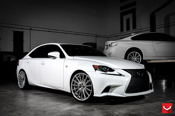 Фото дисков Vossen VFS-2 Серебро на Lexus IS II