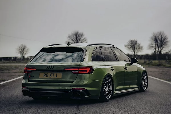 Фото дисков Rotiform OZR Сатиновый графит на Audi A/S/RS 4 (B9)