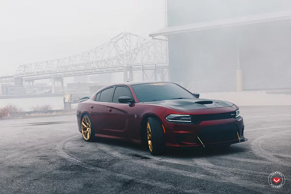 Фото дисков Vossen CG-204 Глянцевое золото на Dodge Charger VII