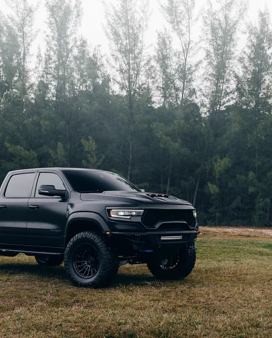 Фото дисков VFX-02T Черный глянец на Ram 1500 V