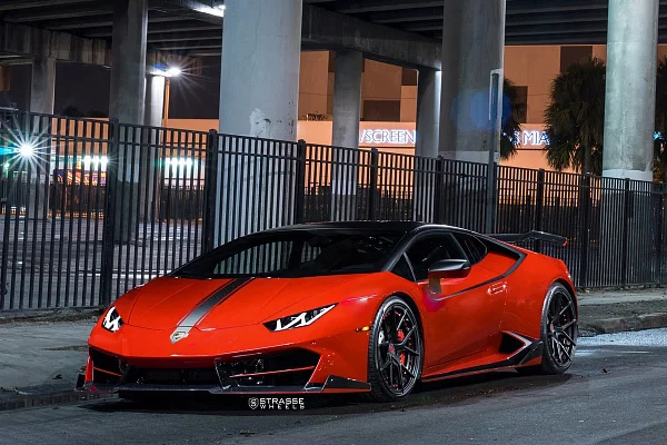 Фото дисков Strasse Wheels SM5R Deep Concave Duoblock Черный сатин на Lamborghini Huracan