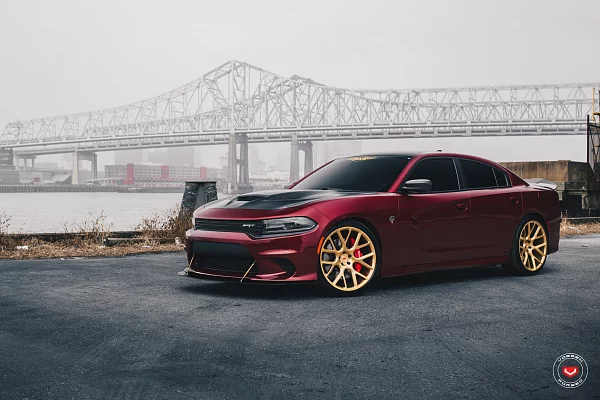 Фото дисков Vossen CG-204 Глянцевое золото на Dodge Charger VII