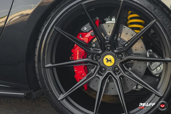 Фото дисков Vossen EVO-2R Черный сатин на Ferrari F12