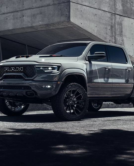 Фото дисков VFX-01 Черный глянец на Ram 1500 V
