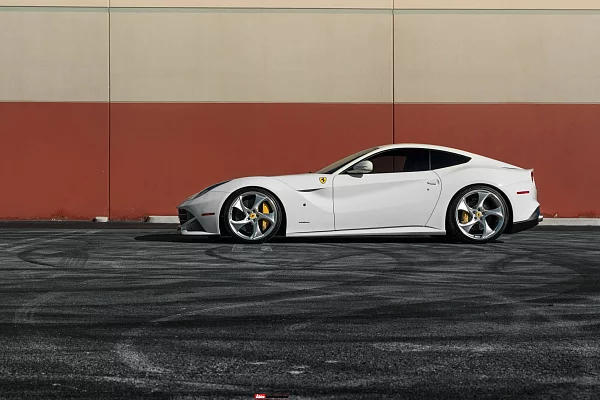 Фото дисков HRE 522M Глянцевый лак на Ferrari F12
