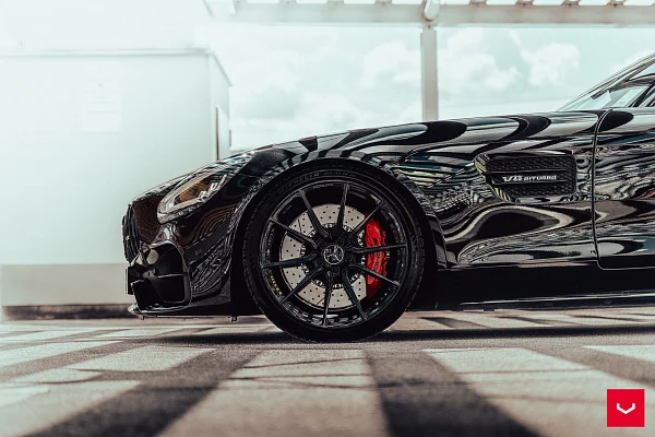 Фото дисков Vossen M-X2 Черный глянец на Mercedes-Benz AMG GT I
