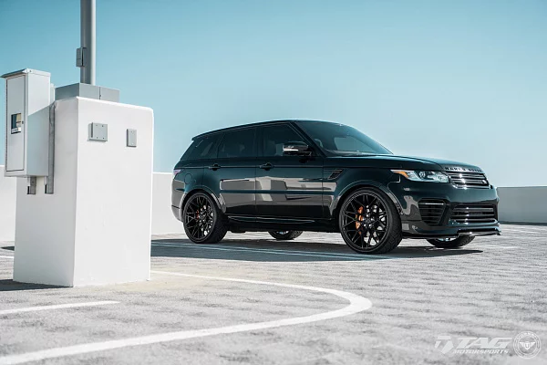 Фото дисков Vossen UV-1 Черный глянец на Range Rover Sport II
