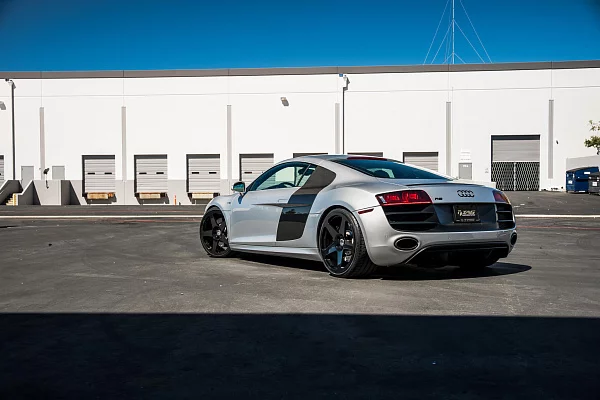 Фото дисков HRE 305M Черный глянец на Audi R8 (Typ 42)