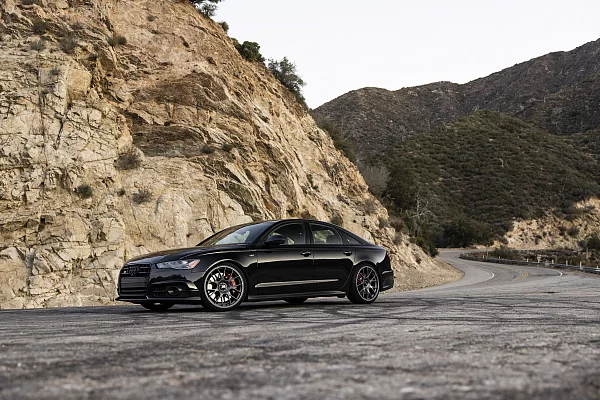 Фото дисков Rotiform TUF Сатиновый темный лак на Audi A/RS 6 (C7)
