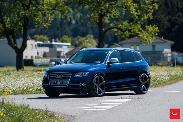 Фото дисков Vossen CV3 Глянцевый графит на Audi Q5 (8R)