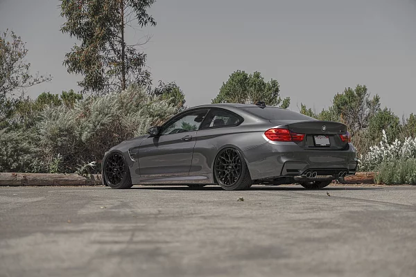 Фото дисков Rotiform SGN Черный сатин на BMW 4/M4 (F32/F82)