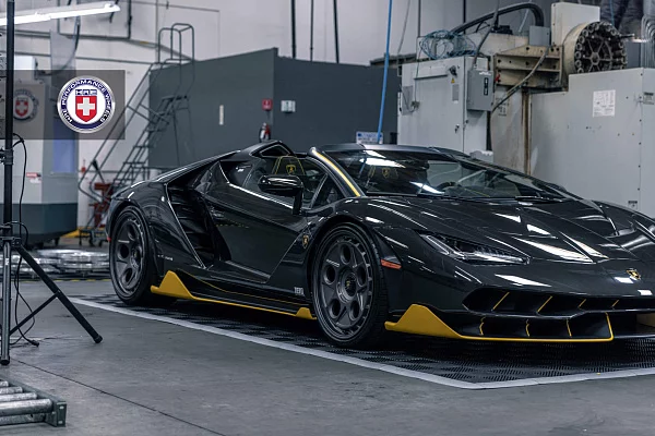 Фото дисков HRE 454 GTM Сатиновый темный лак на Lamborghini Centenario