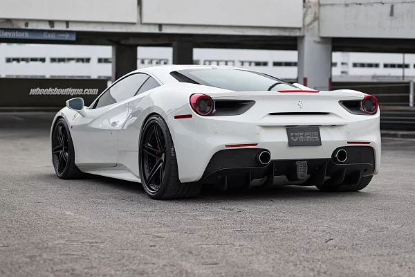 Фото дисков HRE S207 Черный сатин на Ferrari 488