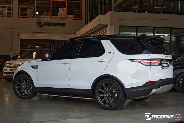 Фото дисков Vossen UV-2 Глянцевый темный лак на Land Rover Discovery V