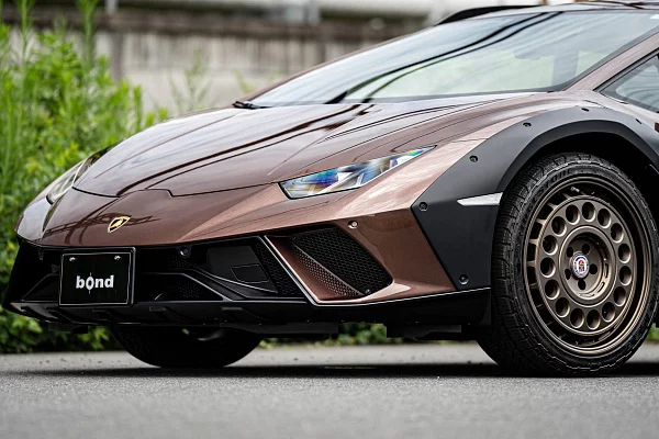 Фото дисков HRE 037 GTM Сатиновая бронза на Lamborghini Huracan