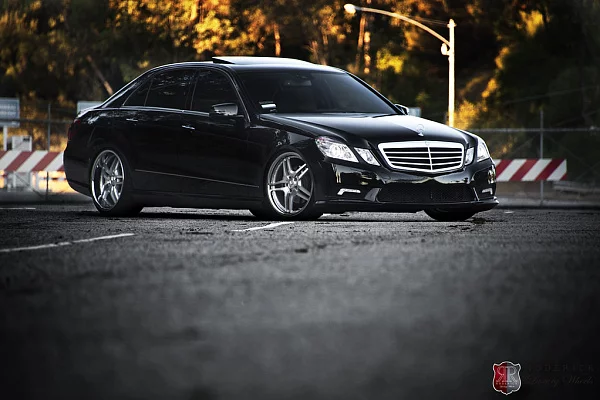 Фото дисков MRR RW2 Серебро на Mercedes-Benz E-Class (W212, S212, C207)