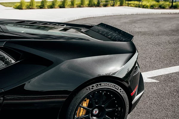 Фото дисков HRE C103 Черный сатин на Lamborghini Huracan