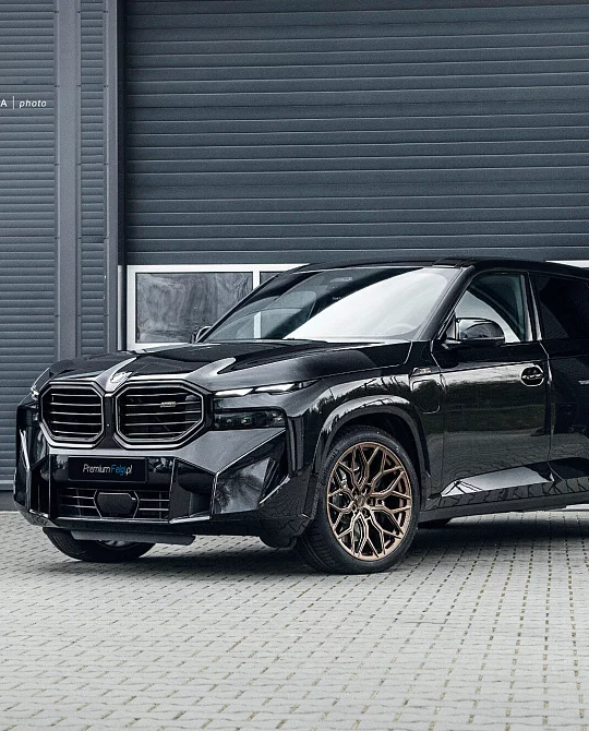 Фото дисков HF-2 Сатиновая бронза на BMW XM