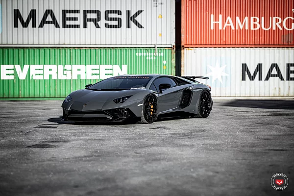 Фото дисков Vossen S17-01 Черный сатин на Lamborghini Aventador