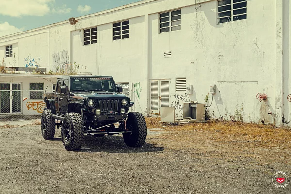 Фото дисков Vossen LC3-01 Черный сатин на Jeep Gladiator II (JT)