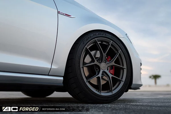 Фото дисков BC Forged KL01 Матовый графит на Volkswagen Golf VII